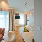 酒店 Molo
