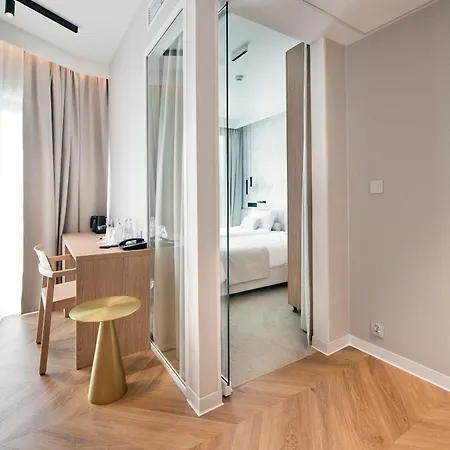 Molo Hotel