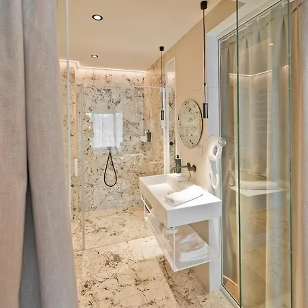 Molo Hotel 4*