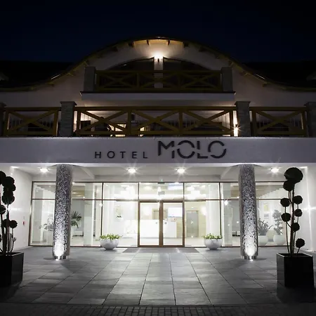 Molo Готель
